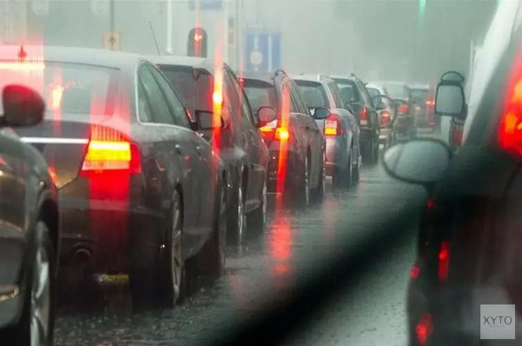 Ruim een uur vertraging op A9 richting Amstelveen na ongeluk