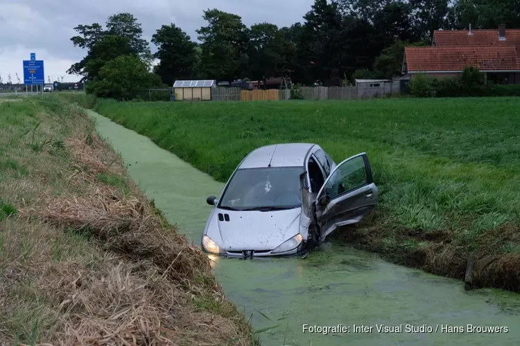 Auto in sloot Zijdewind