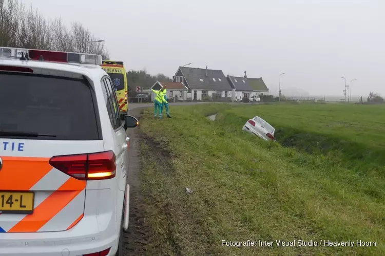 Auto van de weg in &#39;t Zand