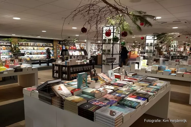 Auteur Kim Heijdenrijk bij Boekhandel Plukker in Schagen
