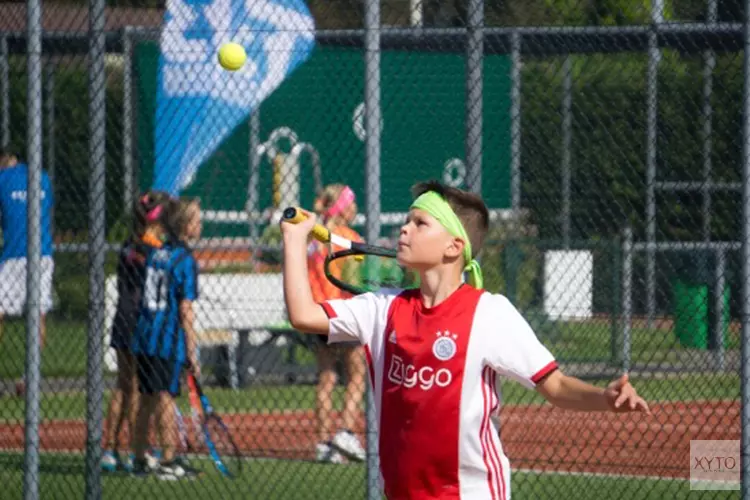 Veilig tennissen en genieten tijdens de Baars Trainingsweek