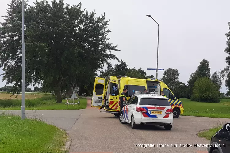 Auto in botsing met fiets op de Groenveldsdijk