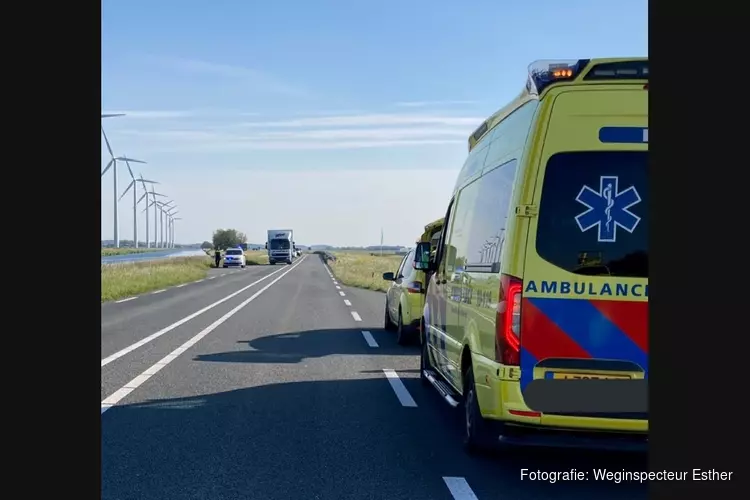 Bevalling langs de N9 bij Schagerbrug