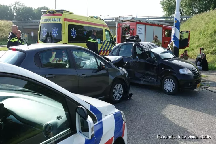 Twee auto&#39;s botsen in Nieuwe Niedorp