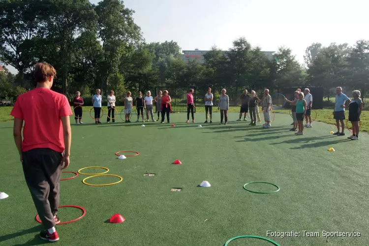 Fit en gezellig: een uur lang sport en spel voor senioren