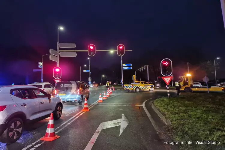 Twee gewonden en veel schade bij ongeval N245