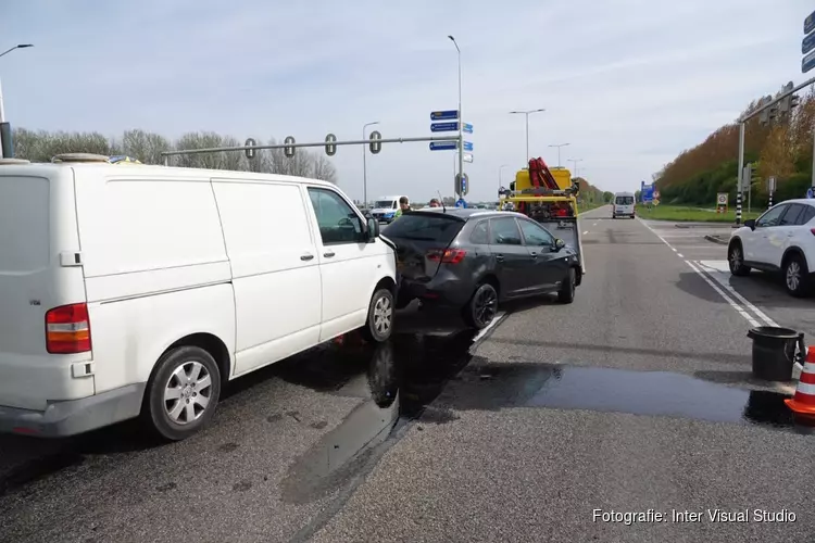 Kopstaart-botsing op N245 bij Oudkarspel