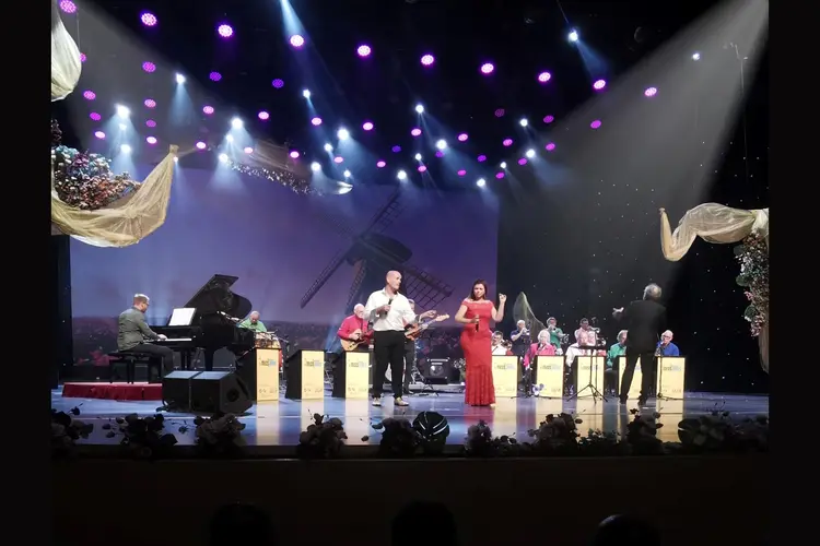 BigBand MissJones maakt muzikale reis in Scagon De Luxe