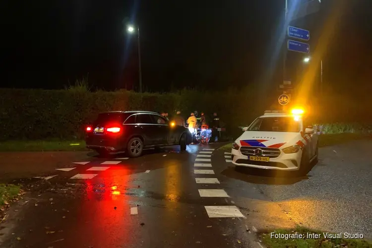 Motorfiets en auto in botsing in 't Zand