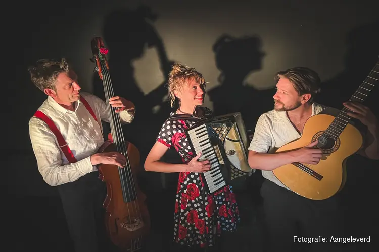 Luisterliedjes van Villa Rosie in het kerkje van Eenigenburg