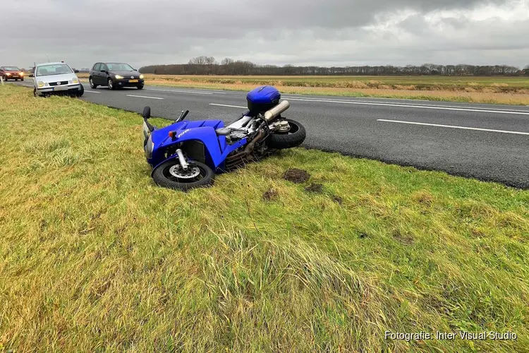 Motorrijder gewond in Sint Maartensvlotbrug