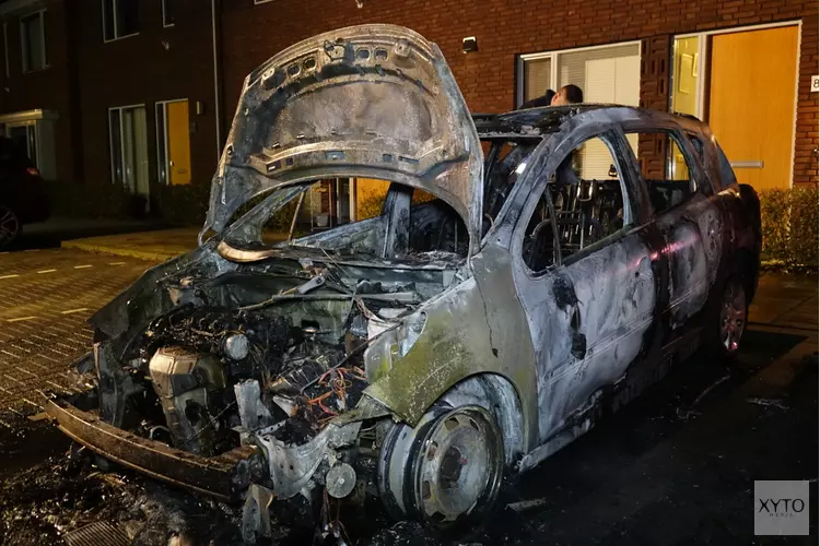 Auto volledig uitgebrand in Schagen