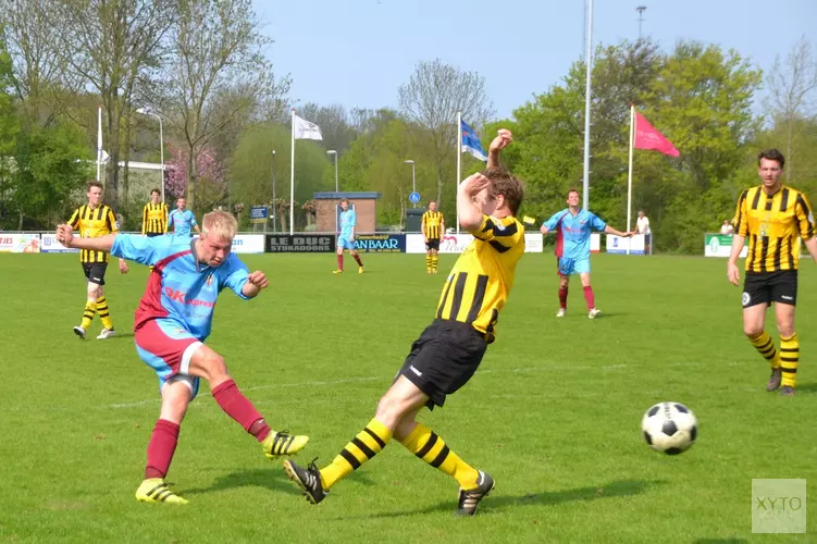 Kleine Sluis deelt eerste tik uit