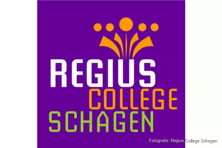 3 leerlingen van het Regius College Schagen eregasten bij de finale van de debatwedstrijd Kleine Prinsjesdag.