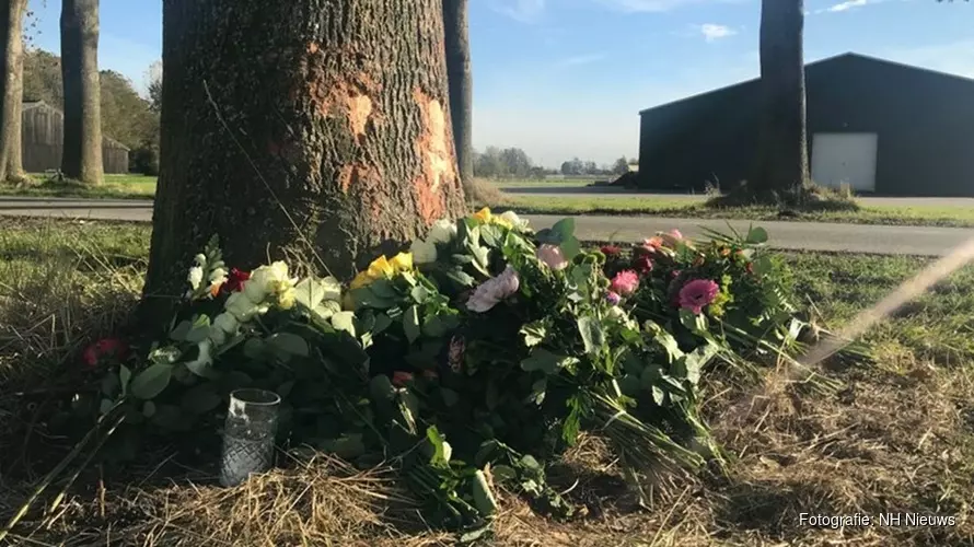 Bloemen op plek van dodelijk ongeluk in Nieuwe Niedorp: "Het is verschrikkelijk